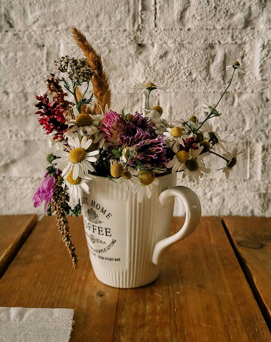 How to Create a Cozy Home with Candles